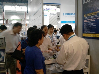 美国博纯闪耀2011CIEPEC中国国际环保展览会 环保服装辅料引领行业新风尚